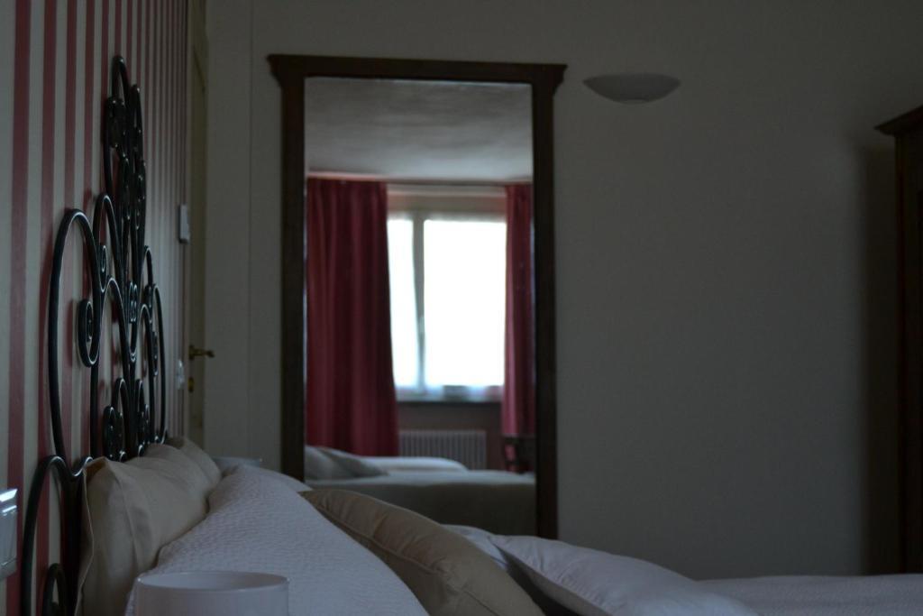 Agriturismo Costa Dei Platani Acqui Terme Oda fotoğraf